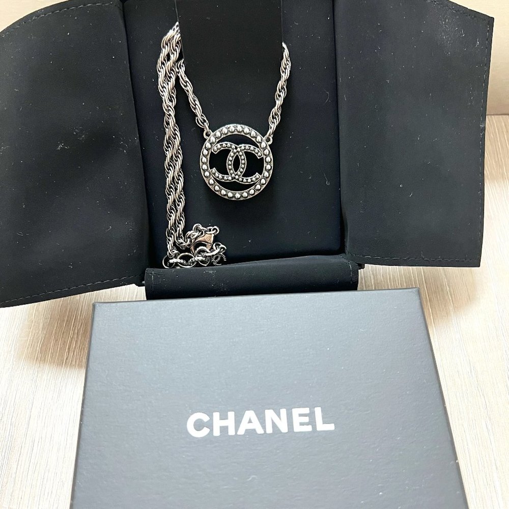Brand new Chanel choker